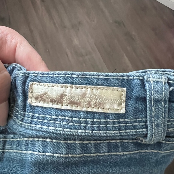 Tommy Bahama denim shorts. Girl size 7-8 - Picture 3 of 6